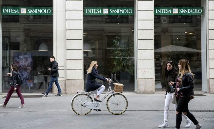 intesasanpaolo700x420.jpg