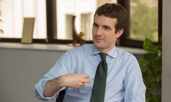 casado-blanco-mano-nachomartin.jpg