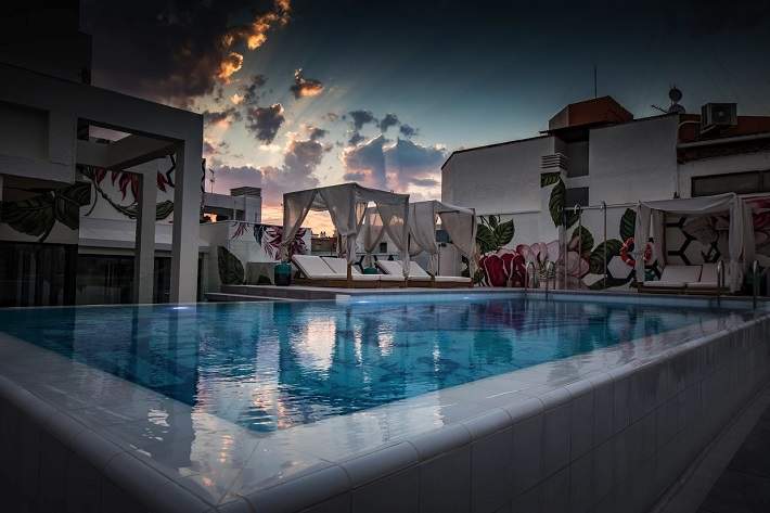 piscina-nyx.jpg