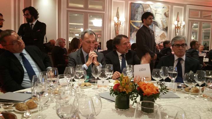 /imag/_v0/720x405/1/f/6/d-almuerzo32.jpg