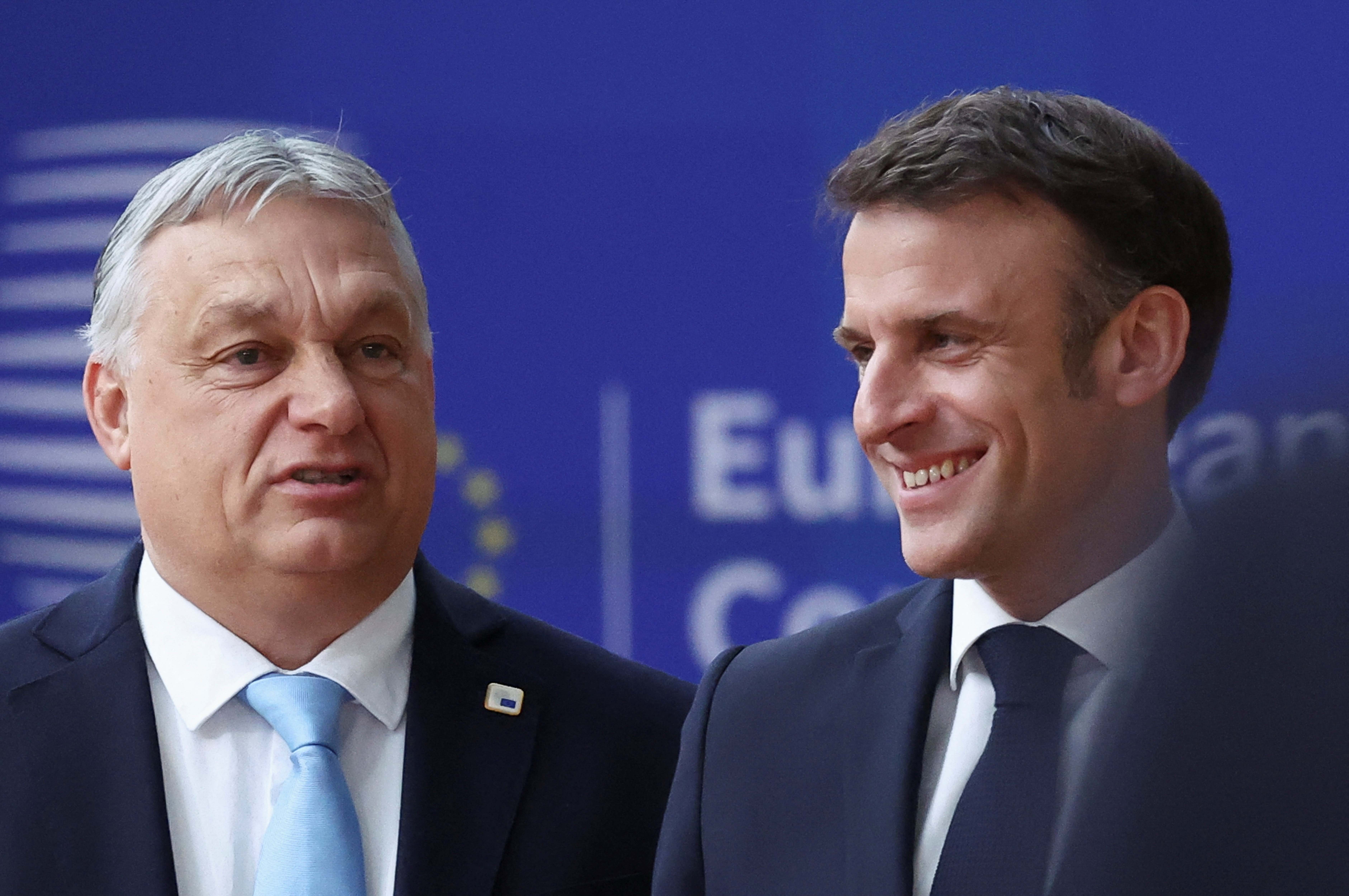 El primer ministro húngaro, Viktor Orbán y el presidente de Francia, Emmanuel Macron