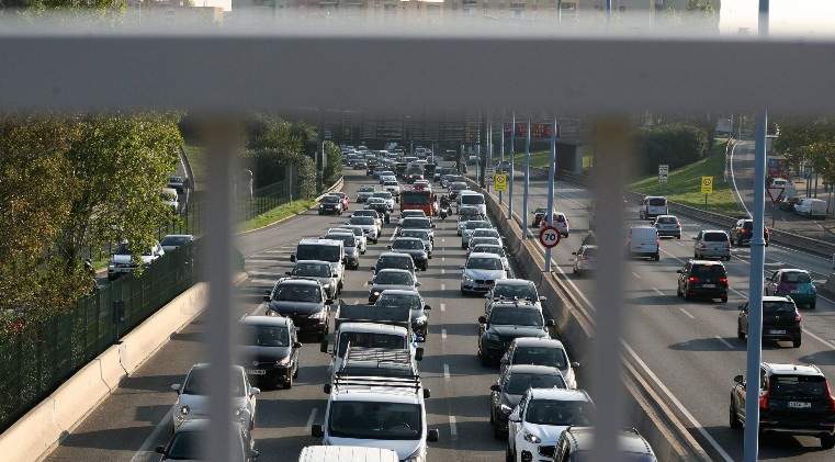 coche-contaminacion-barcelona-moreno.jpg