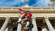 ¿Es Euronext el Napoleón bursátil europeo? La batalla para ganar la opa sobre BME frente a SIX
