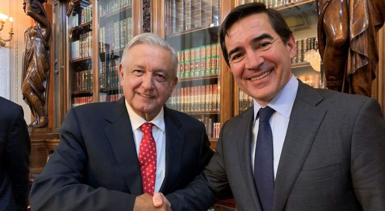 El presidente de Mxico Andrs Manuel Lpez Obrador y el presidente de BBVA Carlos Torres