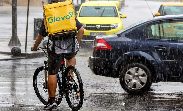 trabajador-glovo.jpg