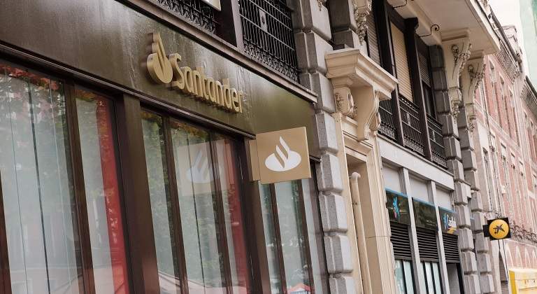 sucursales-oficinas-santander-caixabank1.jpg