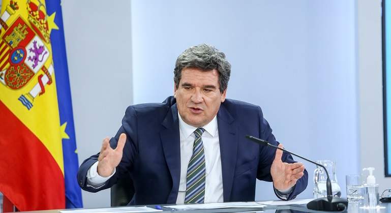 escriva-manos-amplias.jpg