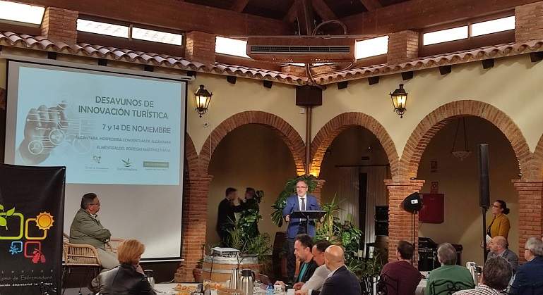 2022-desayuno-innovacion-turistica4.jpeg