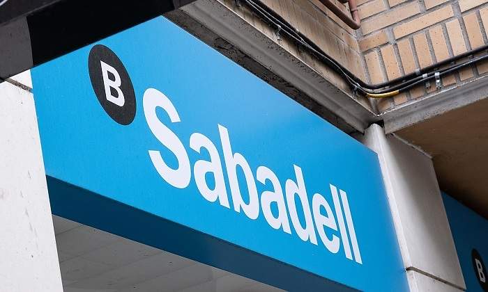 sabadell-cartel-oficina.jpg