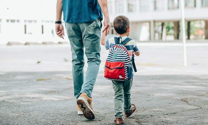 padre-colegio-istock.jpg