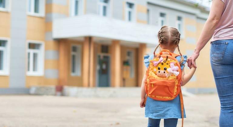 colegio-madre-hija-dreamstime.jpg