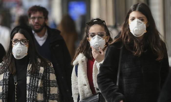 coronavirus-gente-mascarillas-dreams.jpg
