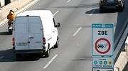 Barcelona empieza a multar a los coches más contaminantes