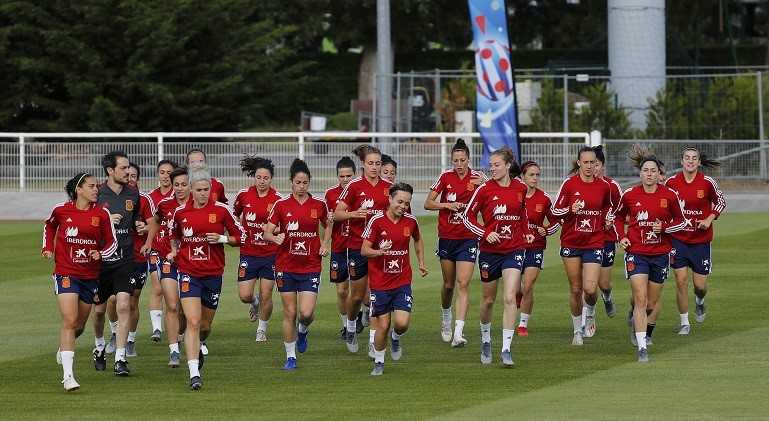 seleccion-femenina-entrenamiento-efe.jpg
