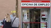 Castilla y León registra en octubre la tercera mayor caída del paro de toda España