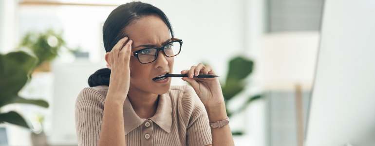 mujer-inversora-empresaria-ejecutiva-frustrada-confusa-enfadada-istock-770x300.jpg
