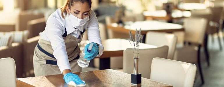 restaurante-camarera-covid-coronavirus-istock-770x300.jpg