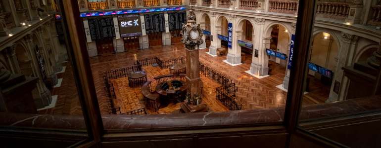 bolsa-madrid-interior-ventana-reloj-getty-770x300.jpg