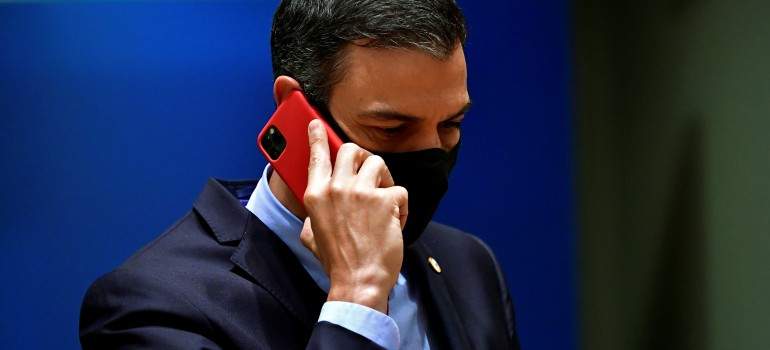 sanchez-telefono-rojo-cumbre-Bruselas.jpg
