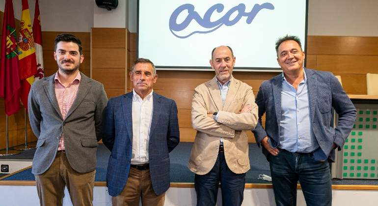 Acor-Francisco-Munoz-director-de-planta-Eliseo-Veganzones-vicepresidente-Jesus-Posadas-presidente-y-Jose-Luis-Dominguez-director-general.jpg