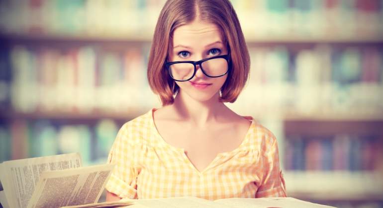 estudiante-libro-gafas-dreams.jpg