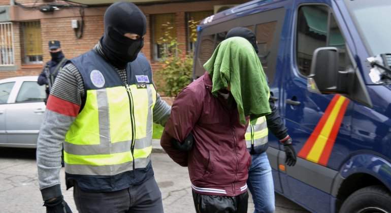 yihadistas-detenidos-policia-efe.jpg