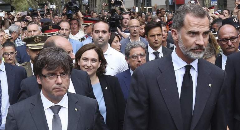 reyes-puigdemont-barcelona-atentado-efe.jpg