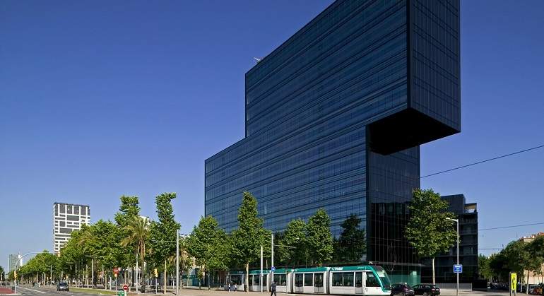 EdificioOficinasDiagonal123Metropolis.jpg