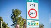 Barcelona empieza a multar a los coches más contaminantes