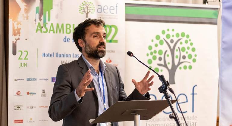 Foto-Asamblea-Socios-AEEF.jpg