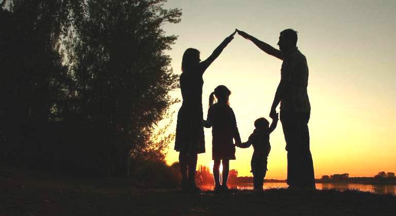 familia-sombra-dreamstime.jpg