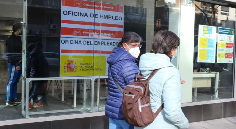 mujeres-pasean-sepe-madrid-ep.jpg