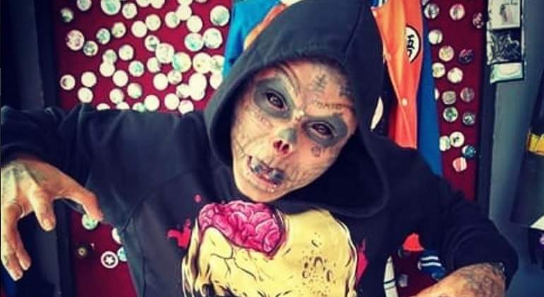Calaca-Skull-el-hombre-que-decidio-operarse-para-parecer-una-calavera-Instagram.jpg