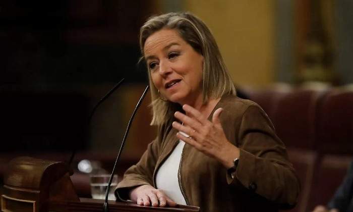 ana-oramas-770-informalia-1.jpg