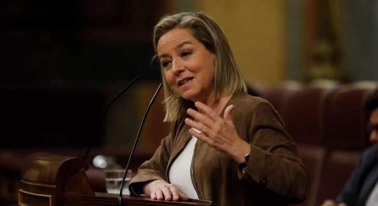 ana-oramas-770-informalia-1.jpg