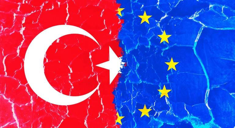 bandera-turquia-ue-dreamstime.jpg