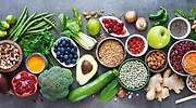 Estas son las propiedades de los alimentos según el color que tengan (y los que deberías tomar según tus necesidades)