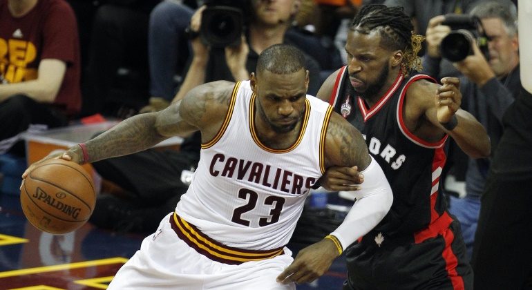 LeBron-Toronto-2016-efe.jpg
