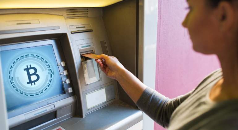 cajero-bitcoin-dreamstime.jpg