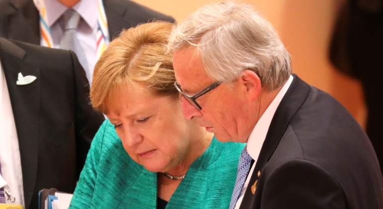 merkel-juncker-reuters.jpg