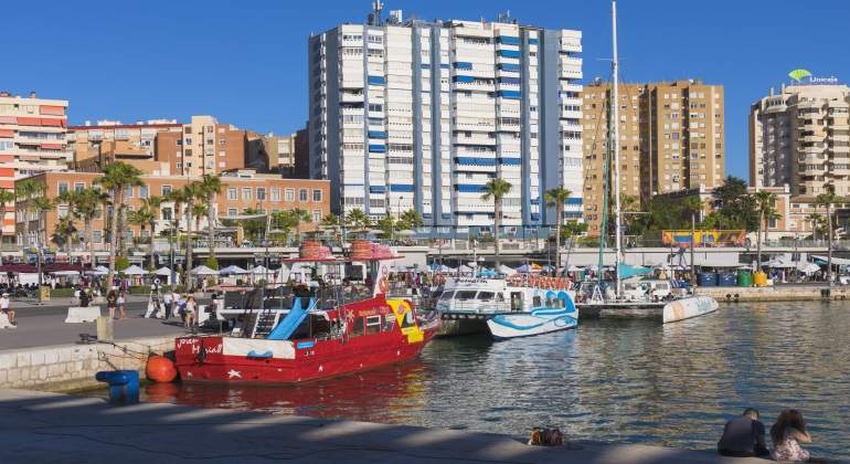 Malaga-barco-viviendas.jpg