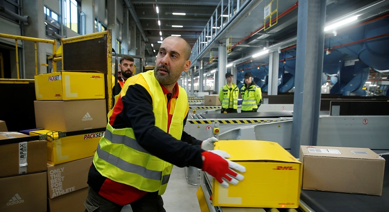 deutsche-post-dhl-planta-alemania-reuters-770x420.png