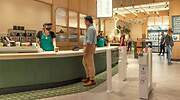 Starbucks y Amazon abren su primer establecimiento juntos: así es por dentro
