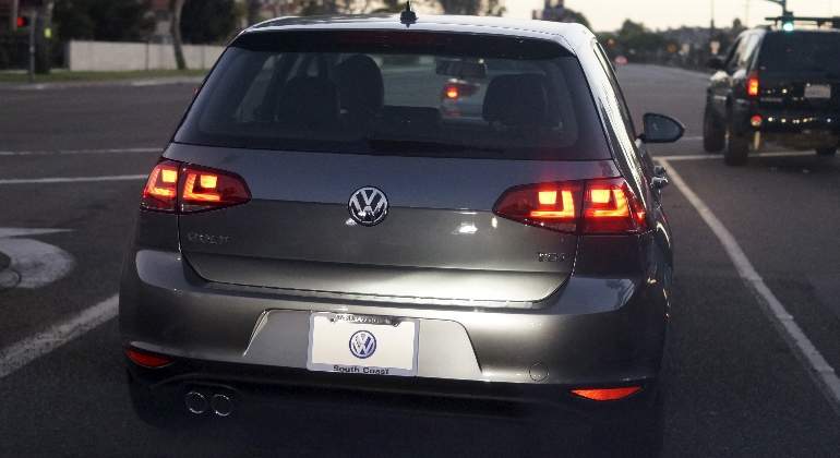 volkswagen-golf-carretera-reuters.jpg