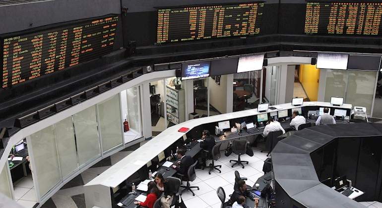 BMV-interiores-EFE.jpg