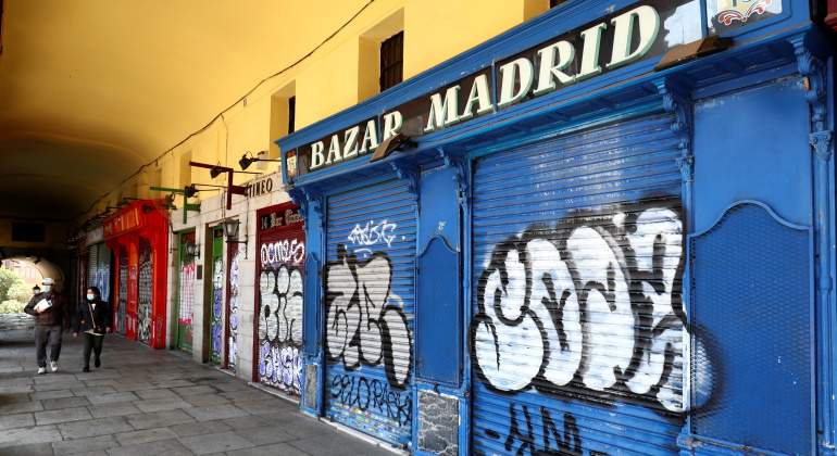 coronavirus-madrid-tiendas-cerradas-plaza-mayor-reuters.jpg