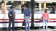 Renfe choca con Hacienda para cambiar los contratos de servicios en trenes y estaciones