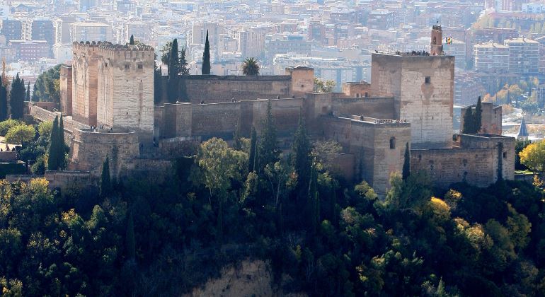 alhambra-granada-getty-770.jpg