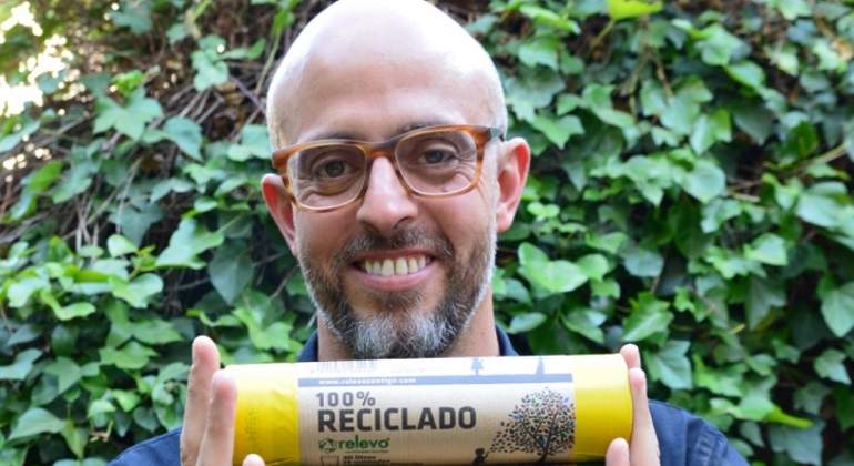 relevo-bolsas-de-basura-reciclable.jpg