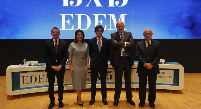 Foto de familia de la clausura del 15X15 de EDEM GUILLERMO LUCAS